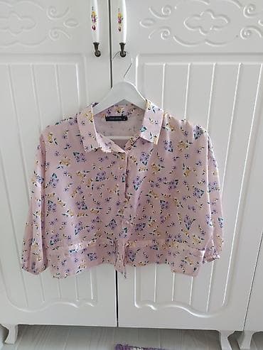 Cox gozel crop bluz🌸. Bir defe geyinilib. Razmer S. Красивая