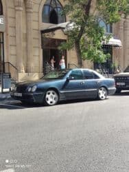 kia ceed 2010: Mercedes-Benz E 200: 2 l | 2000 il Sedan — 20