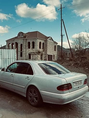xrom disk: Mercedes-Benz E 320: 3.2 l | 2000 il Sedan — 10
