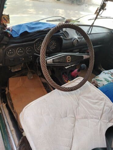 ваза напольная стеклянная высокая без узора: ВАЗ (ЛАДА) : 1.6 л | 2000 г. 60348 км Седан — 4