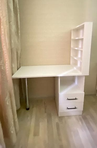 balkon masa: İşlənmiş, Manikür üçün masa — 1