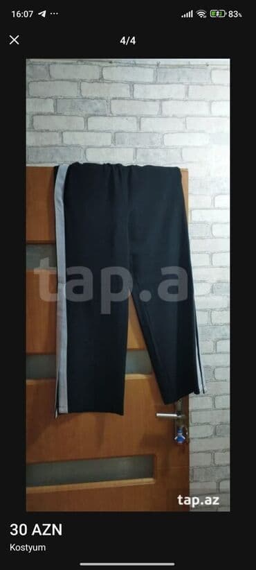 messi'nin forması: Qadın kostyumu – Y London, ölçü 42. - Rəng: qara, ağ rəngli zolaq — 3