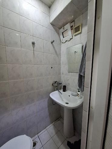 ev kirayəsi: Tam merkezde. 28 may metrosunun teze cixisina yaxin erazide,Amerka — 6