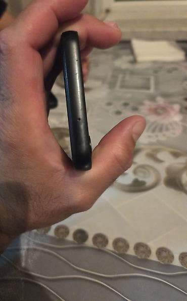 limitsiz internet: Məhsul: Smartfon (qara rəng) Xüsusiyyətlər və dizayn: - Korpus: qara — 2