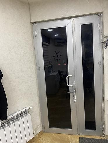 can eti: Alüminium şüşəli ikiqat qapı - Material: boz rəngli alüminium profil — 2