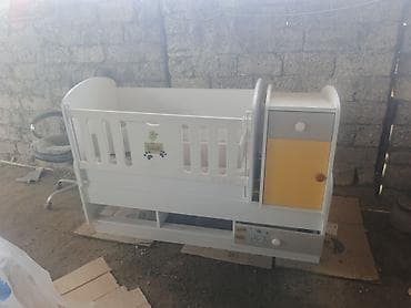 kamotlar mebel: Uşaq beşiyi və komodlu dəst - Rəng: ağ, boz və sarı detallar - — 3