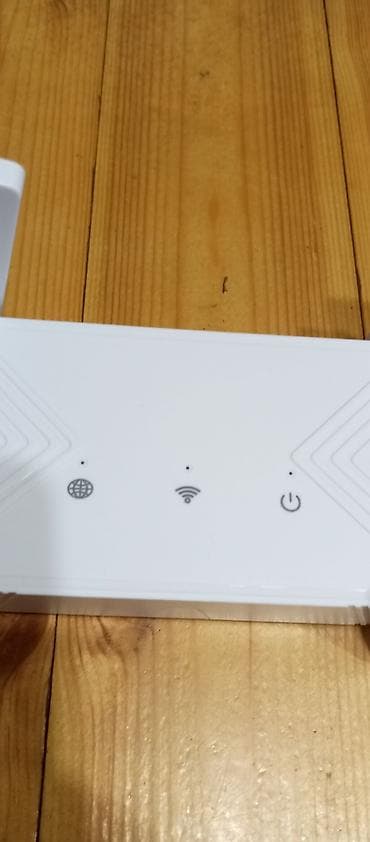 bakcell wifi router: Wifi ruter, ruter. 4 çıxışlı, yeni, qutuda. Kompakt ölçüdə. Ölçüləri — 6