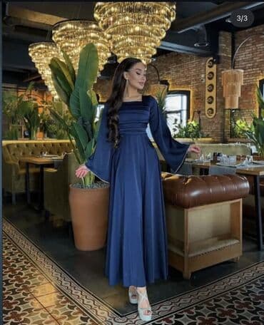 vecerni koynekler: Tünd göy rəngdə, uzun və axıcı qadın geyimi. - Model: klassik, yerə — 2