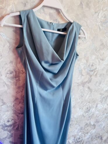 1 dəfə geyinilib. Dizdən biraz aşağıdır