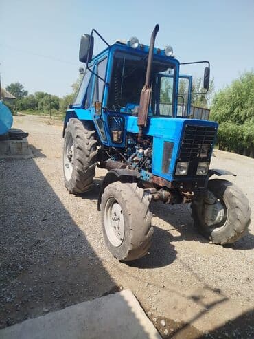 belarus traktor: Mavi rəngli Belarus traktoru təsərrüfat işləri üçün ideal bir — 1