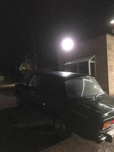 klass xl: VAZ 2106 sedan – klassik arxaötürməli model. Korpus tünd yaşıl/qaraya — 3