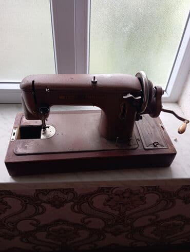 купить окно пластиковое бу: Klassik mexaniki tikiş maşını – taxta bazalı, üstü qapaqlı komplekt — 2