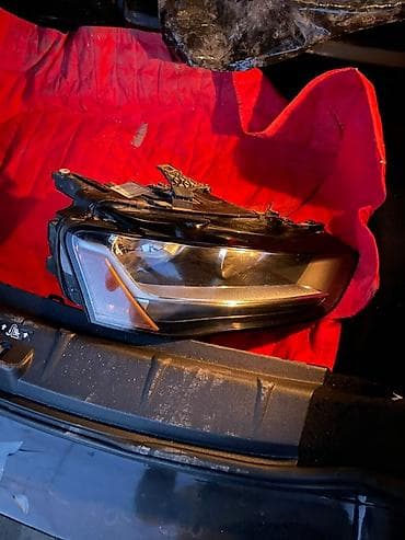 sidenik: Audi A4 (B9) üçün orijinal ön far (sag tərəf) Əlavə olaraq — 2