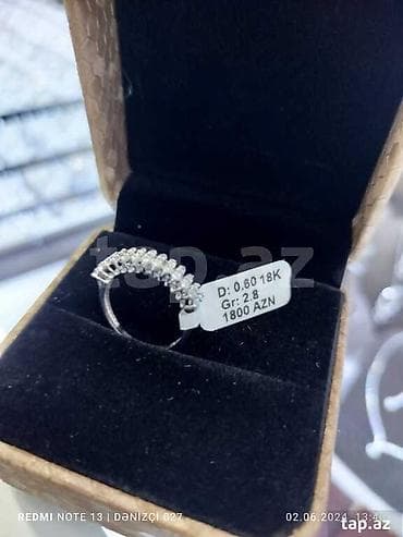 750 italyan qızılı brilliant qaşlarla 
600 azn vatsap 0705001423