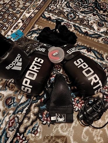 Boks və döyüş idmanı üçün tam dəst Dəstəyə daxildir: - Qara boks