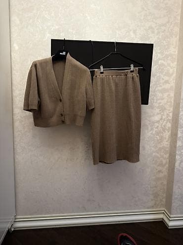 Trikotaj qadın dəsti – sviter-kardiqan + ətək - Rəng: bej/şabalıd