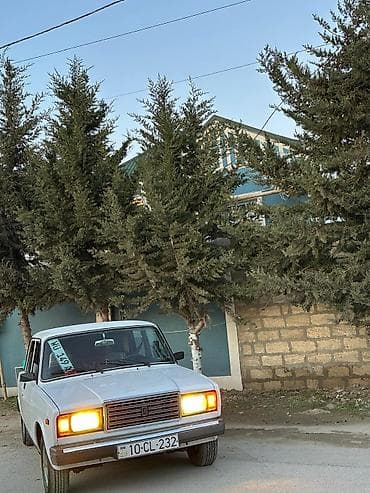 vaz 015: Lada 2107, ağ rəng, sedan gövdə. - Nömrə: 10-CL-232 - Kuzov: 4 qapılı — 8