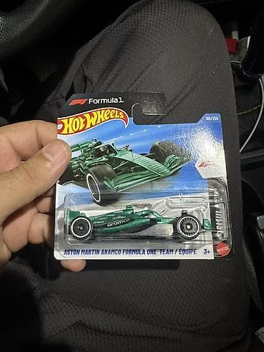 trek slash: Hot Wheels – Aston Martin Aramco Formula One Team mini avtomobil — 1