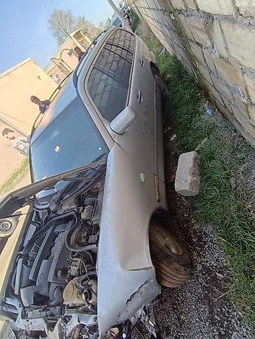 w210 disk: Mercedes-Benz E-sinfi W210 (universala bənzər kuzov), benzin — 2