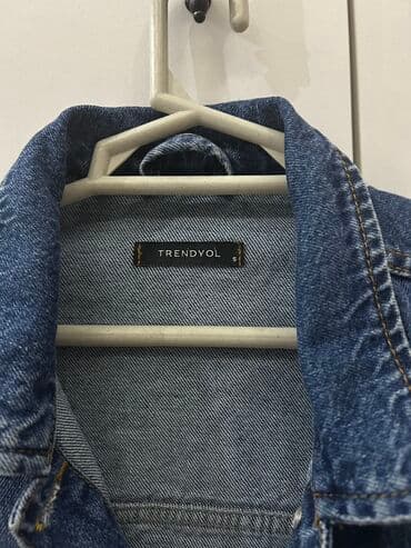 kişi üçün gödəkçə köynək: Az istifade olunub. S razmer — 2