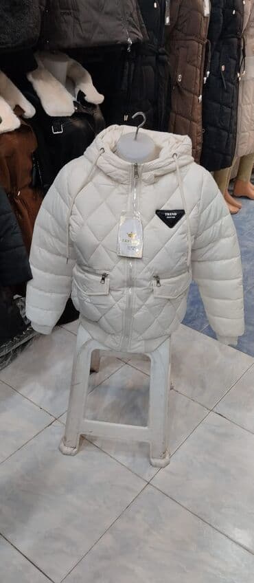 Yeni alininmisdir. 1 hefte deyil alindigi. razmeri uygun gelmeyi ucun