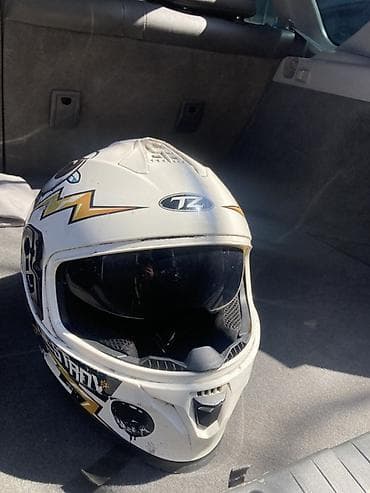 Təklif: Tam üzlüq motosiklet dəbilqəsi, TZZ markalı (korpus üzərində