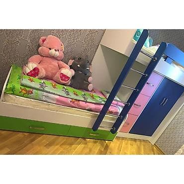 Usaq yataq desdi 100 azn.Matraslidir.olcusu 3.25/1.95 metre. Unvan