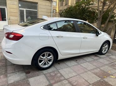 cruze diffuser: Chevrolet Cruze: 1.4 l | 2018 il 77000 km Sedan — 16