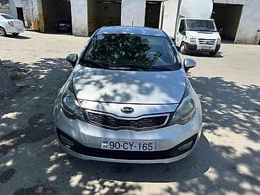 mercedes 208 d: Kia Rio sedan – gümüşü 2013 il 291km tecili satilir pul lazim oldugu — 2