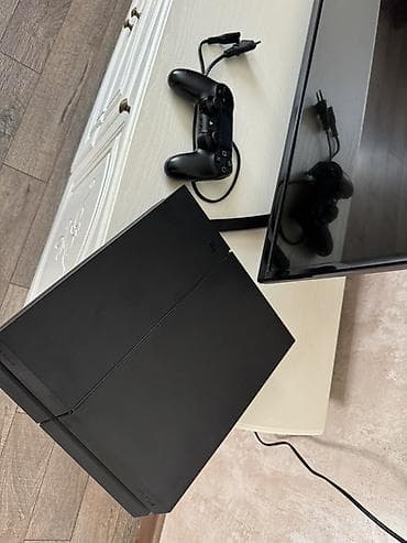 Sony PlayStation 4 (PS4) konsolu Xüsusiyyətlər və komplekt: - Model