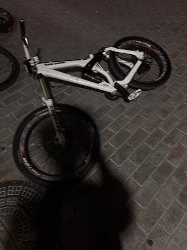 velosiped kameri: Freeride/daunhill tərzində tam asqılı dağ velosipedi - Çərçivə — 2