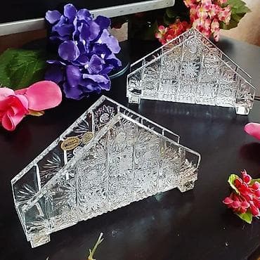 taxt ustu pakrival: Tom salfetka qablari. Cutu 140 azn — 2