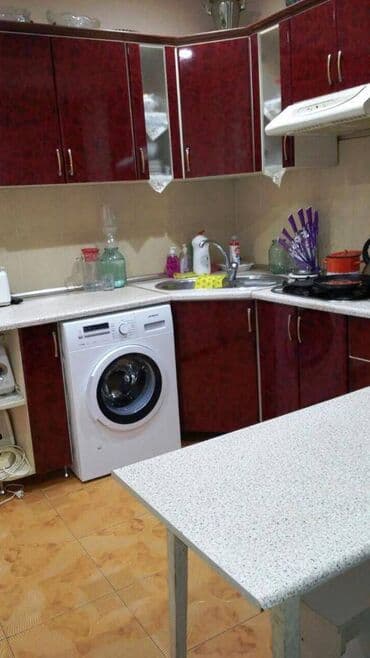 9 ci mikrorayon satilan evler: Bakı, 9-cu mikrorayon, 4 otaqlı, Köhnə tikili, 110 kv. m — 10