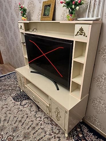 ref: İşlənmiş, Düz TV altlığı, Polkalı, Laminat, Azərbaycan — 3