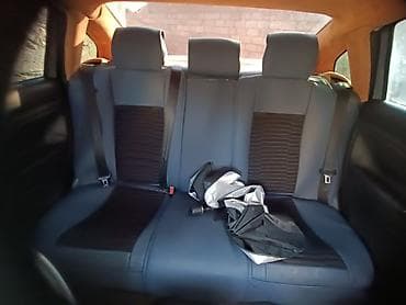 mersedes e klas: Volkswagen Passat: 1.8 l | 2004 il Sedan — 6