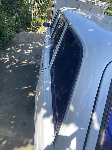 trakdor t 28: VAZ 2104, ağ rəngli, universal kuzov. Xüsusiyyətlər: - 5 qapılı — 7