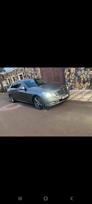 mercedes mostu: Mercedes-Benz E-Class: 1.8 l | 2011 il Sedan — 3