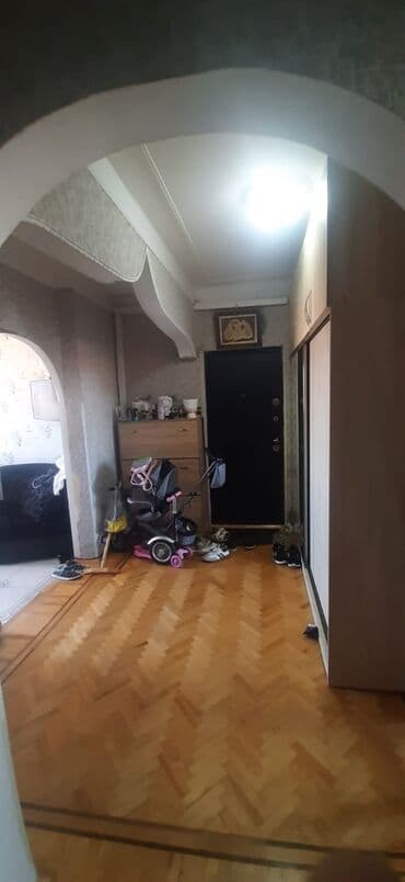 abseron gencler seherciyi evler: Bakı, Bakıxanov qəs., 3 otaqlı, Köhnə tikili, m. Neftçilər, 80 kv. m — 17