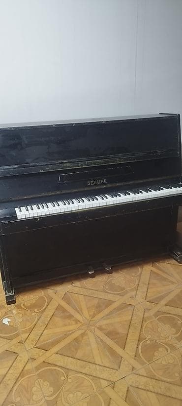 gitara simi: Upright pianino – “Украина” modeli - Korpus: qara rəngli klassik — 1