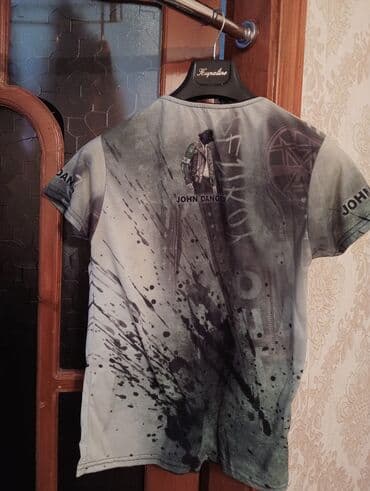 köynəyi yaşıl oğlan: Köynək az geyilib3 manat — 2