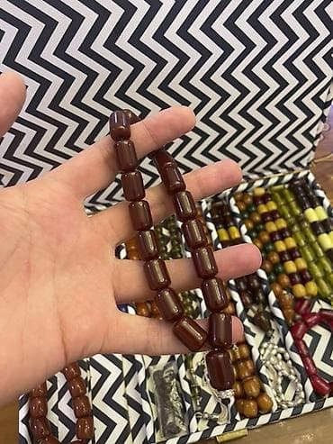 Alman Faturan köhnə təsbehdir.40-50 yaşı var