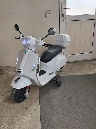 Детский мир: Uşaq üçün elektrikli skuter (Vespa tərzində) - Rəng: ağ - Elektrikli — 2