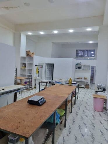 mağaza üçün avadanlıqlarla təchiz olunmuş obyekt: Razin qəsəbəsi, Nazim İsmayılov küçəsində yerləşən çoxmərtəbəli — 13