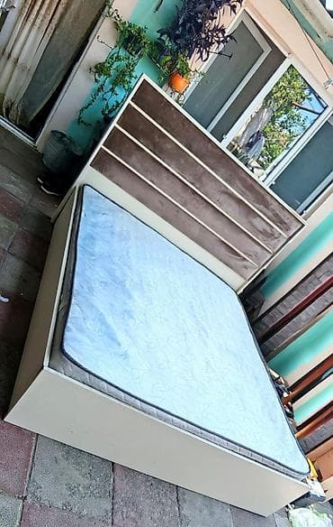 Taxt satilir 165azn.Olcu 160x2.Matras var baza yoxdu.Unvan