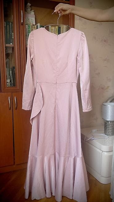 don madelləri: Zərif pudra çalarlı uzun don - Rəng: açıq çəhrayı (pudra) - Model — 2