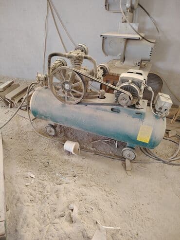 Sənaye tipli hava kompressoru - Elektrik mühərriki ilə işləyən, qayış