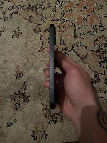 iphone se 2: IPhone 13, 128 GB, Qara, Face ID — 3