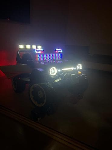 elekt: Uşaq üçün elektrikli off-road maşın - Korpus: Jeep üslubunda, iri — 5