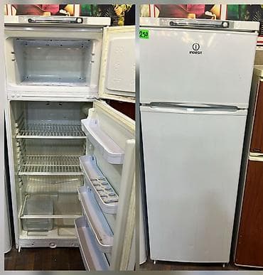 telefon samsung a32: 2 qapılı Indesit Soyuducu Satılır, rəng - Ağ — 1