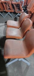 divan kreslo üzü: 3 lü kreslolar çox sayda var qalın dəri möhkəm sadəcə tozludur — 2